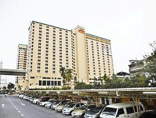 Bagian Depan Hotel Nasa Vegas