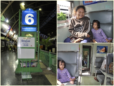 Papan Informasi Jalur Kereta dan Suasana di Dalamnya 