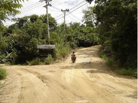 Keadaan Jalan di Koh Samet (Photo By  Sobe A Rush)