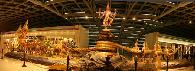 Patung Hindu Purana Samudra Manthan di Suvarnabhumi Airport yang Mengagumkan (Photo By : mesosyn.com)