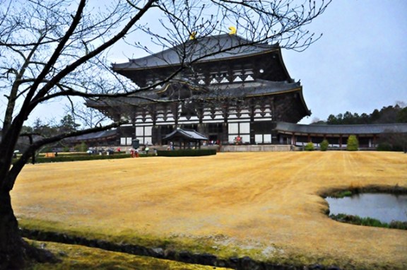 Bagian Depan Daibutsu Hall