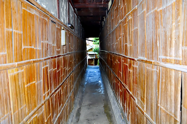 Gang antar rumahpun terlihat bersih dan bebas sampah