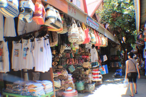 Bagian depan Kim Noor Souvenir Shop
