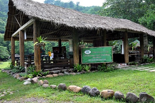 Resepsionis Zipline Irawan Eco Park