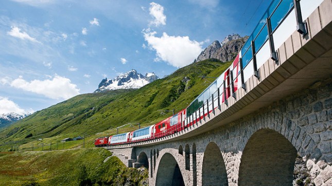 Kereta Glacier Express Swiss
