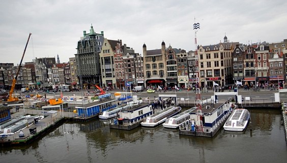 Pemandangan dari jendela kamar