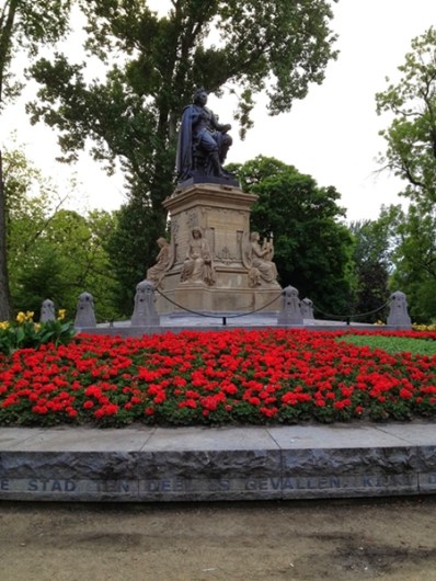 Patung Joost Van den Vondel