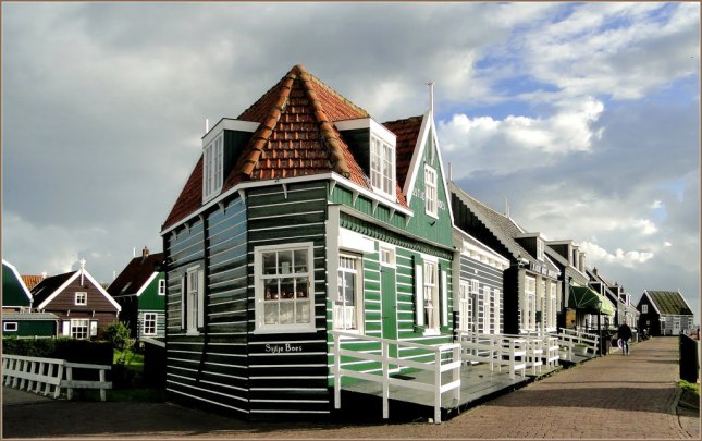 Bagian Depan Museum Kijhuisje Sitje Boes (Photo by : Chris10 panoramio.com)