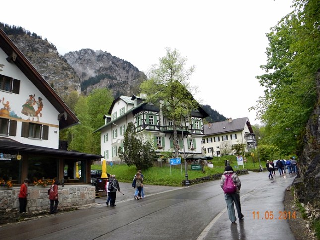 Jalan menuju Ticket Center