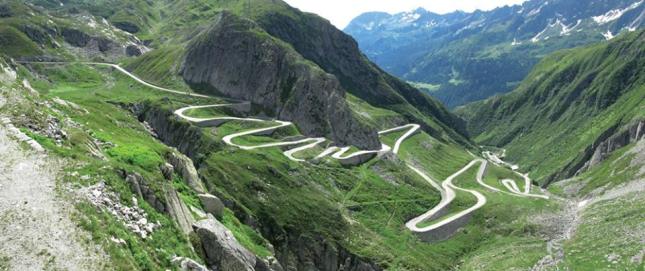 Salah satu sudut jaln-jalan di pegunungan Swiss (Photo by : Krisna Diantha)